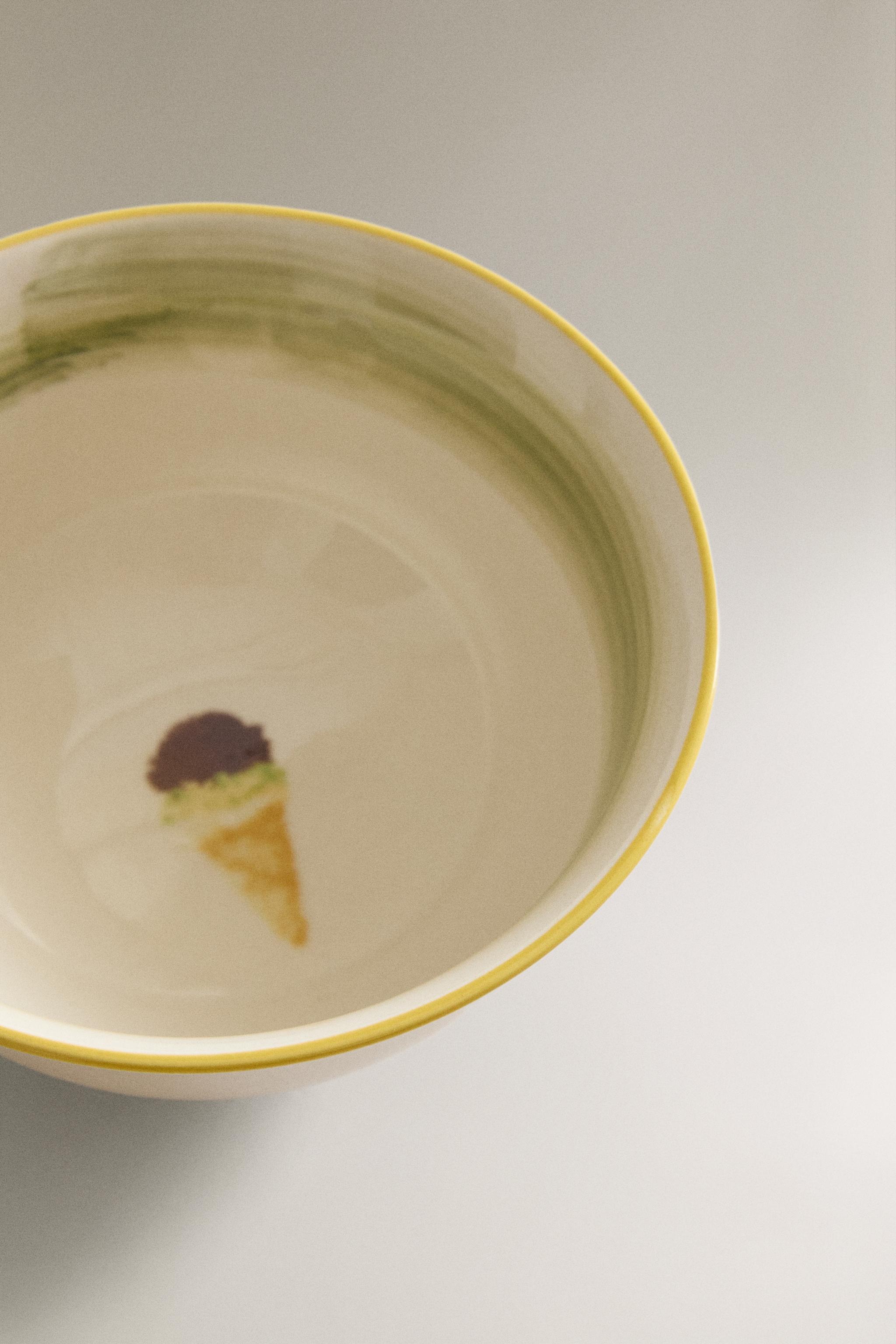 STONEWARE BOWL WITH ICE CREAM DESIGN